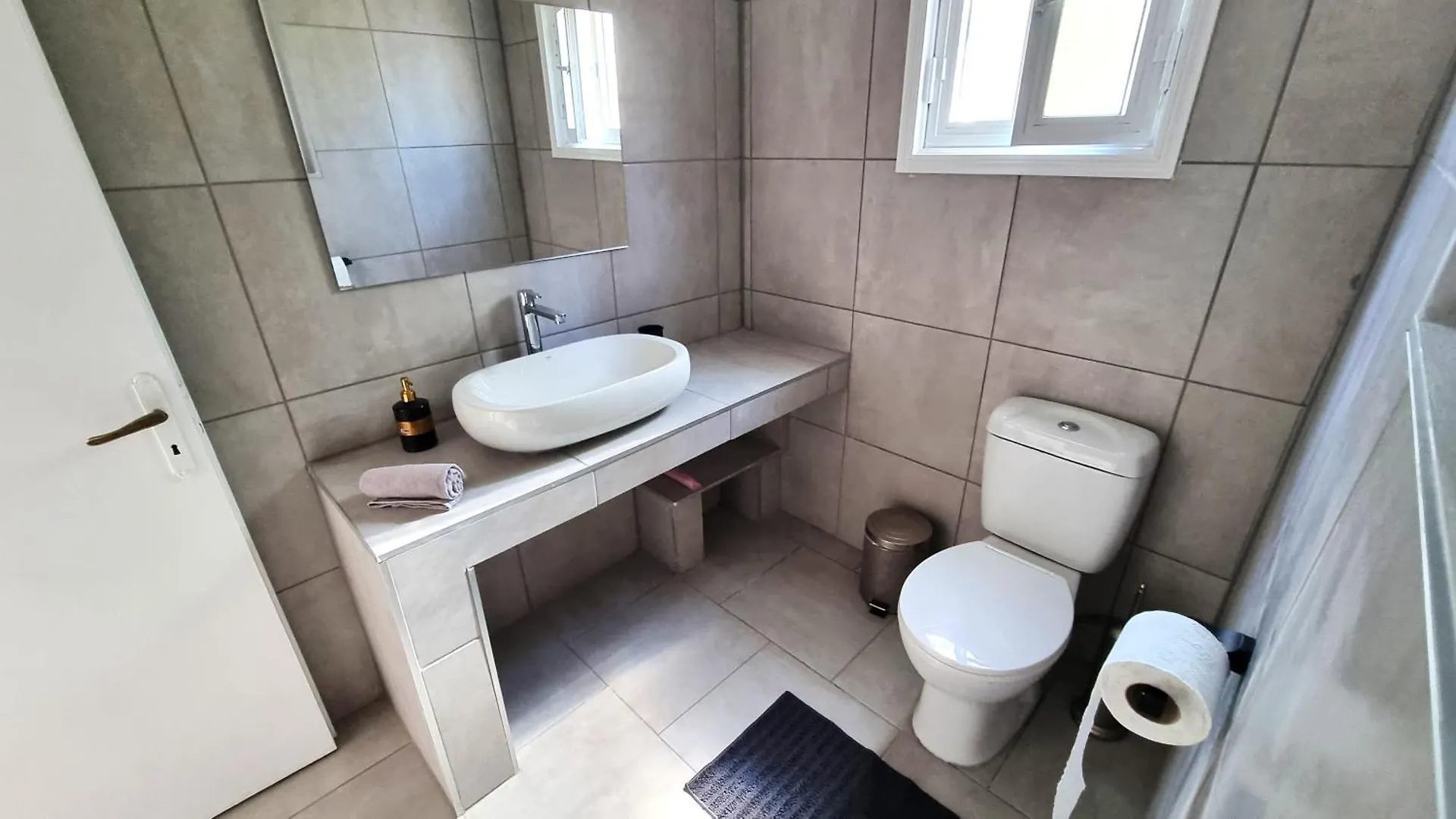 Center 2Br Apt W/ Parking And 250M Walk From Beach Larnaca 0*,