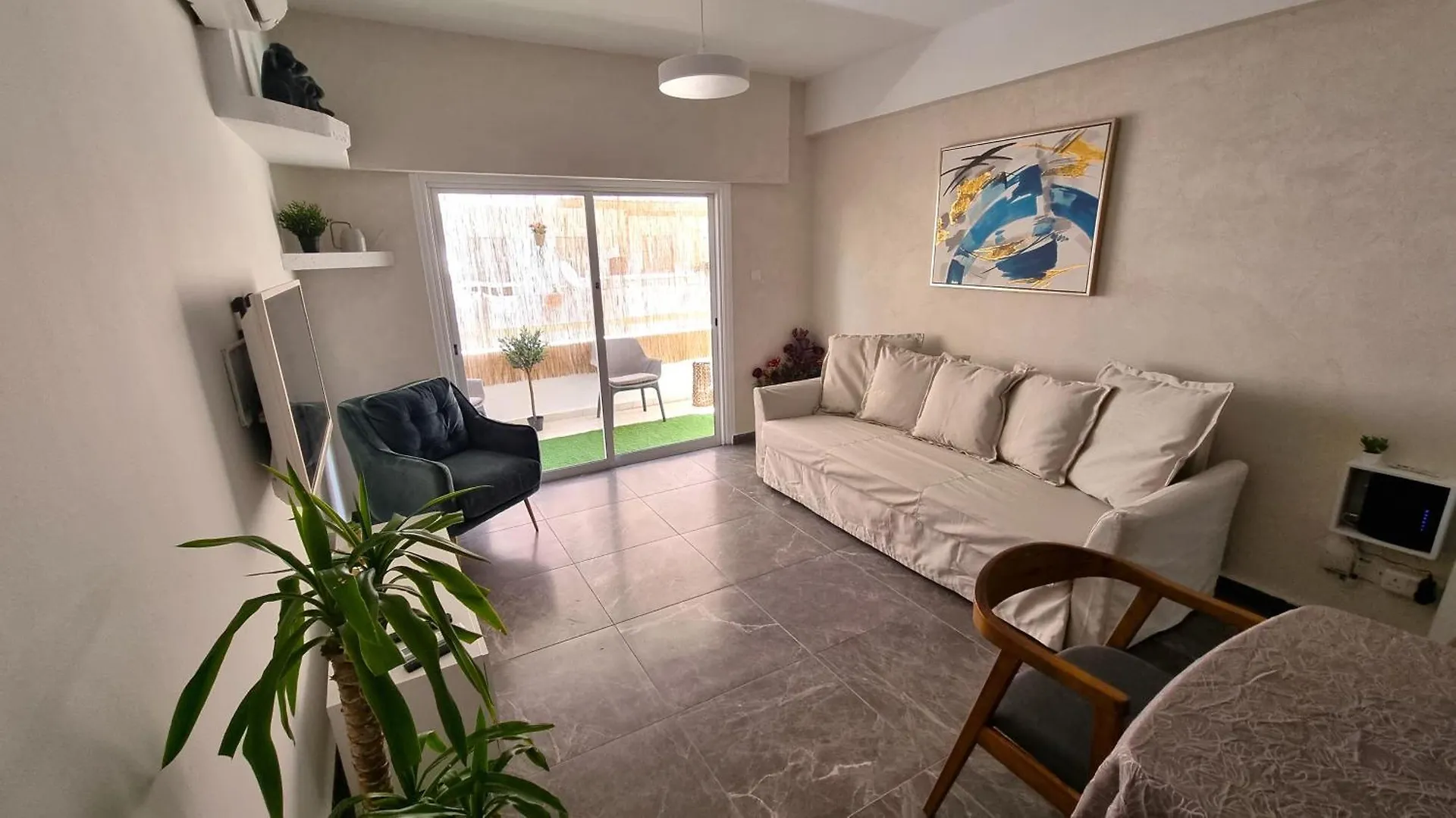 Center 2Br Apt W/ Parking And 250M Walk From Beach Larnaca 0*,