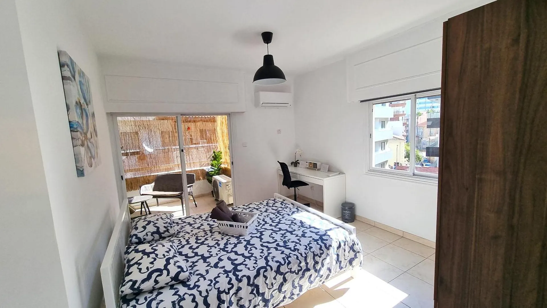 Daire Center 2Br Apt W/ Parking And 250M Walk From Beach Larnaca Kıbrıs