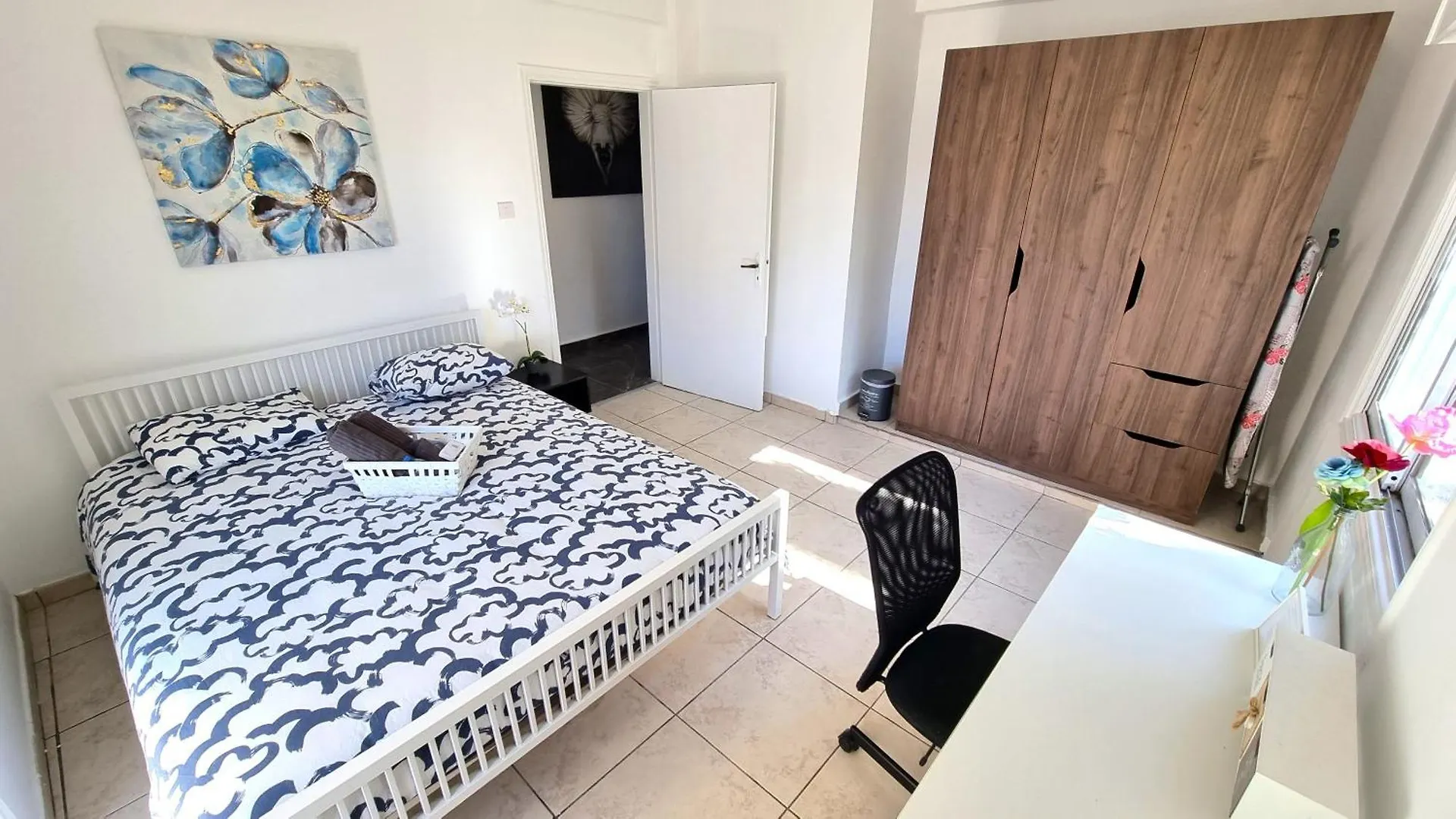 Center 2Br Apt W/ Parking And 250M Walk From Beach Larnaca 0*,  Cyprus