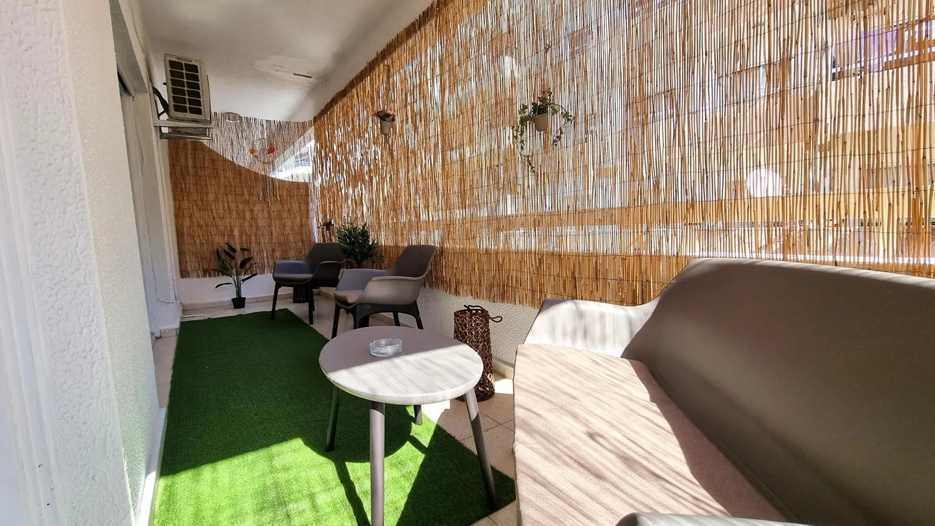 Apartment Center 2Br Apt W/ Parking And 250M Walk From Beach Larnaca Cyprus